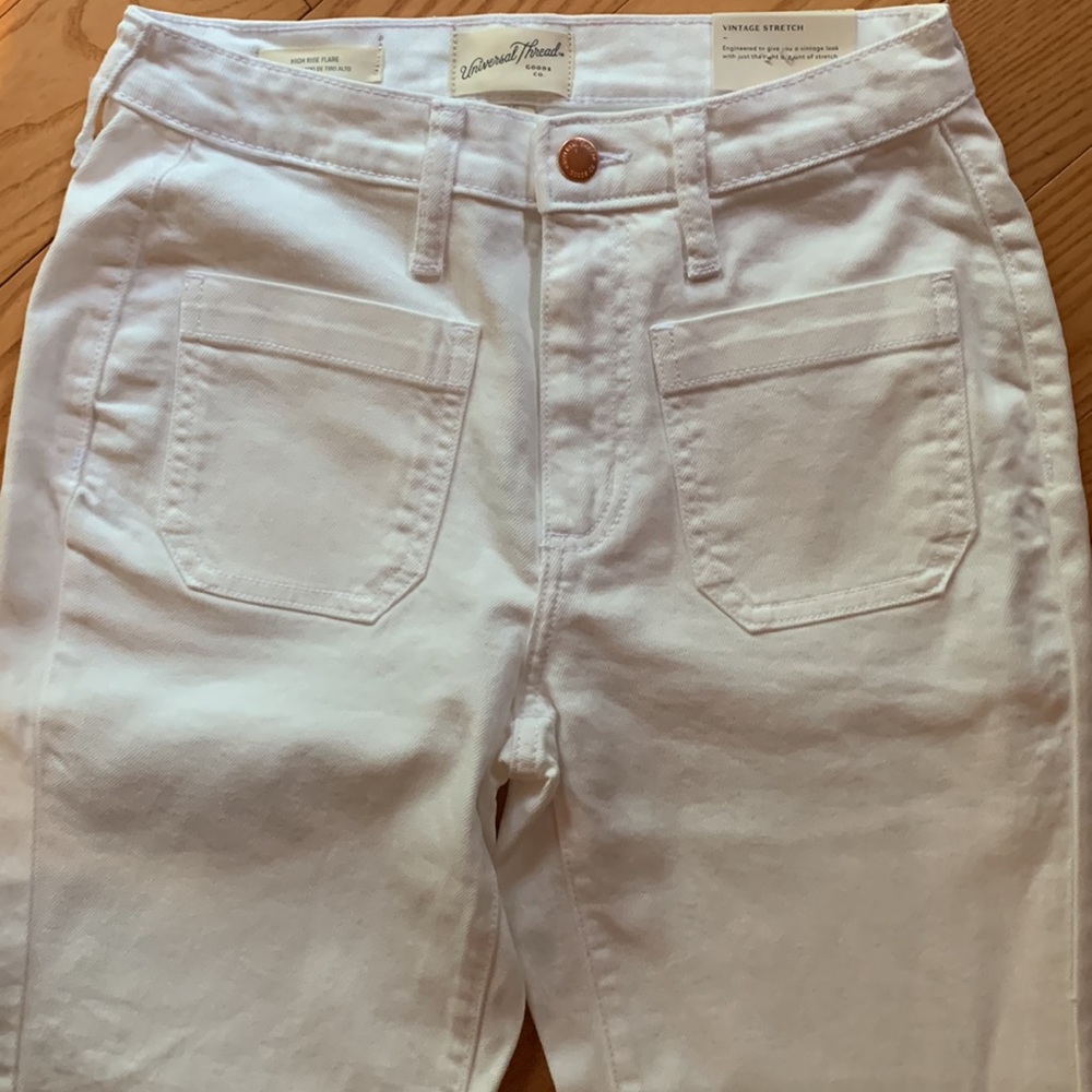 New Universal Threads High Rise Flare size 2 - Picture 2 of 9